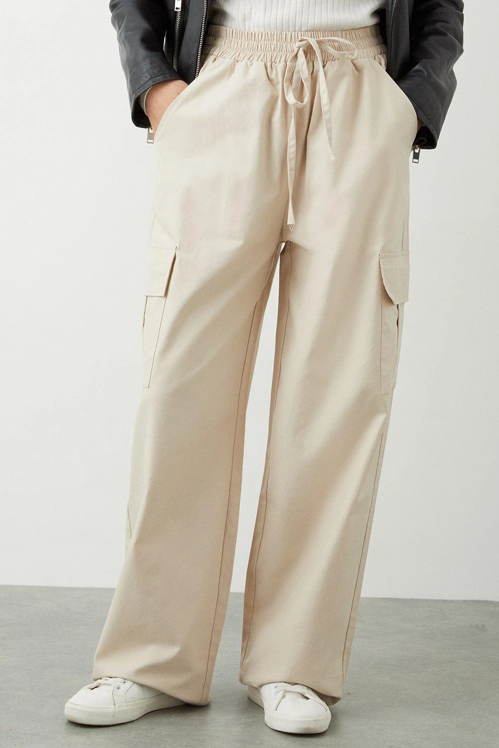 Dorothy Perkins Petite Drawstring Cargo Trouser 2 Dorothy Perkins Petite Drawstring Cargo Trouser - Image 2