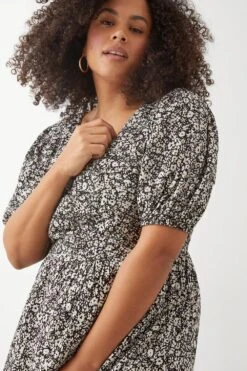 Dorothy Perkins Curve Mono Ditsy Crinkle Ruched Front Midi Dress -Perkinsdory Store bqq09696 mono xl 3