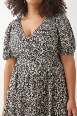 Dorothy Perkins Curve Mono Ditsy Crinkle Ruched Front Midi Dress -Perkinsdory Store bqq09696 mono xl 4