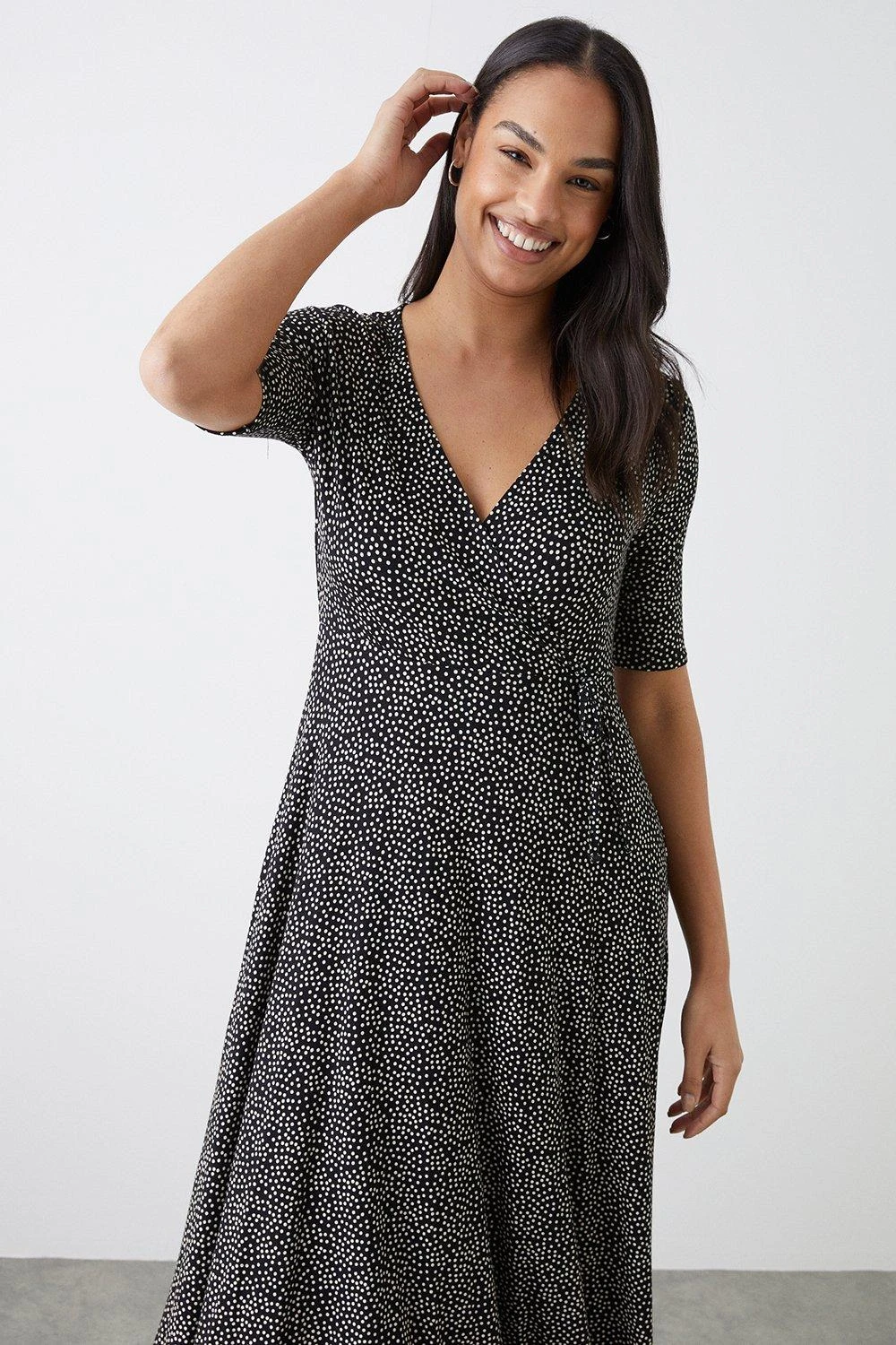Dorothy Perkins Mono Spot Print Short Sleeve Wrap Dress 2 Dorothy Perkins Mono Spot Print Short Sleeve Wrap Dress - Image 2